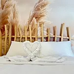 Evasion Jardin, Parking Privé Gratuit, Climatisé, Wi-fi, à 5mn Plage, Confort Sète
