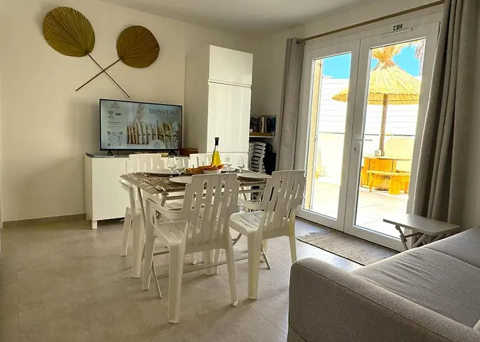 Evasion Jardin, Parking Privé Gratuit, Climatisé, Wi-fi, à 5mn Plage, Confort Appartamento *