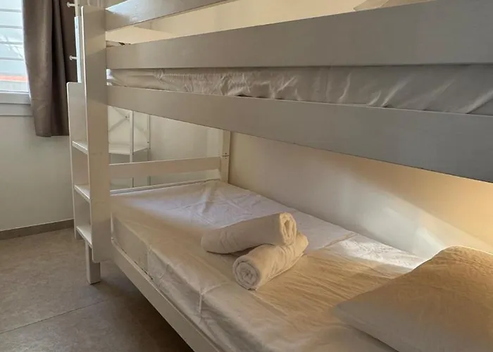 Evasion Jardin, Parking Privé Gratuit, Climatisé, Wi-fi, à 5mn Plage, Confort Appartamento Sète