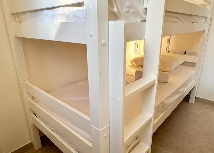 Evasion Jardin, Parking Privé Gratuit, Climatisé, Wi-fi, à 5mn Plage, Confort * Sète